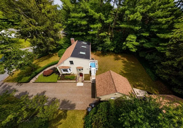 Homes for sale in Holden, MA | 32 Crestview Dr, Holden, MA 01520 | MLS# 73540550