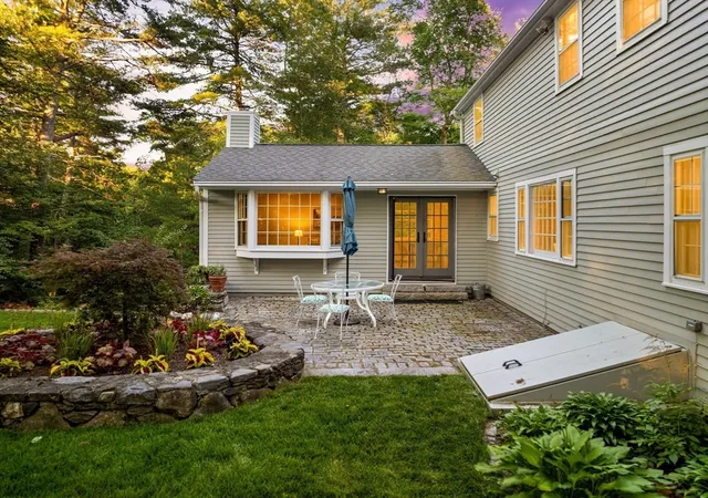 3rd image of 18 Isaac Davis Rd, Concord, MA 01742 | MLS# 73531118