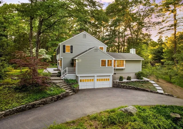 5th image of 18 Isaac Davis Rd, Concord, MA 01742 | MLS# 73531118