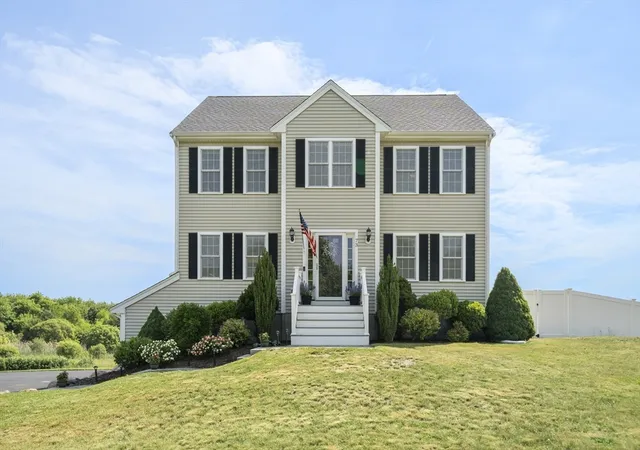 2nd image of 73 Franklin St, Halifax, MA 02338 | MLS# 73536260