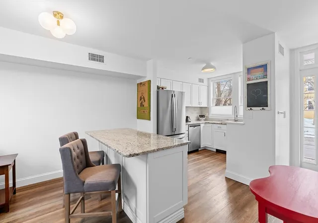 2nd image of 129 Merrimac #9, Newburyport, MA 01950 | MLS# 73556014