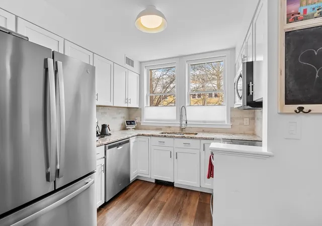 4th image of 129 Merrimac, Newburyport, MA 01950