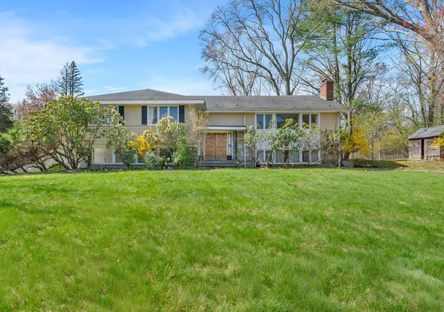 1st image of 14 October Ln, Weston, MA 02493 | MLS# 73513256