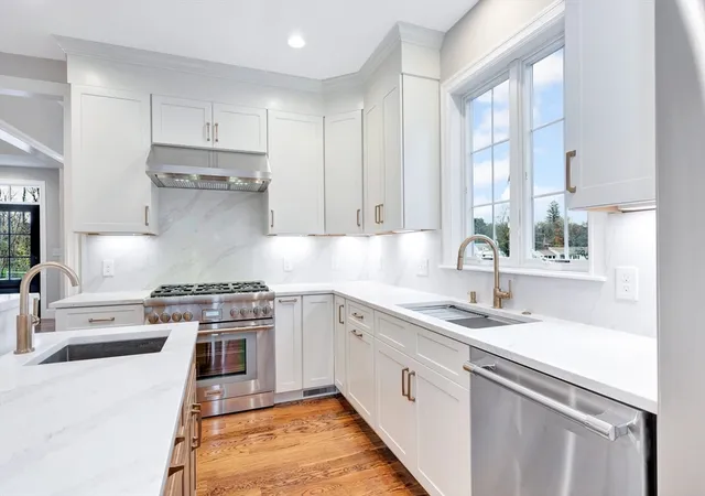 Listing Photo 5 - Condo for sale in building located at Unit 4 Powder House Ln, Walpole, MA 02032 - Unit #4