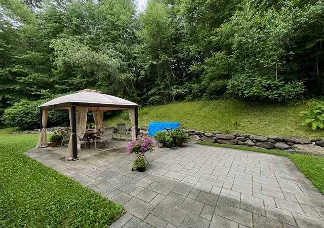 4th image of 450 Lancaster Ave, Lunenburg, MA 01462 | MLS# 73553072