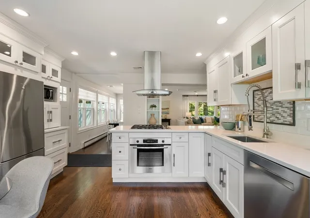 4th image of 129 Dover Road, Westwood, MA 02090 | MLS# 73568049