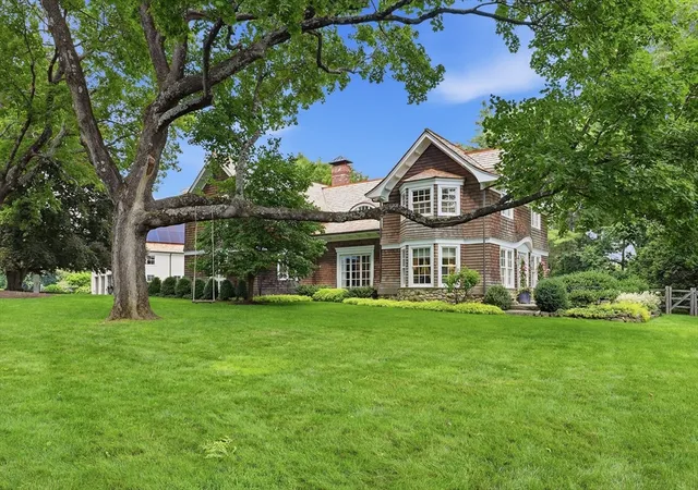 5th image of 819 Monument Street, Concord, MA 01742 | MLS# 73548621