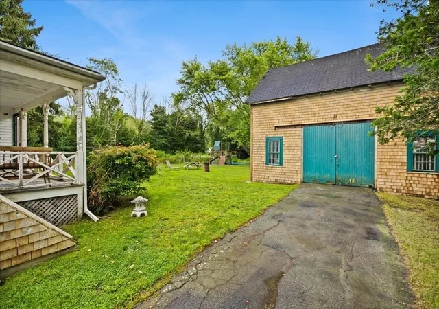 4th image of 544 Main Street, Acushnet, MA 02743 | MLS# 73559909
