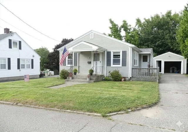 2nd image of 118 Randolph Ave, Tiverton, RI 02878 | MLS# 73567760