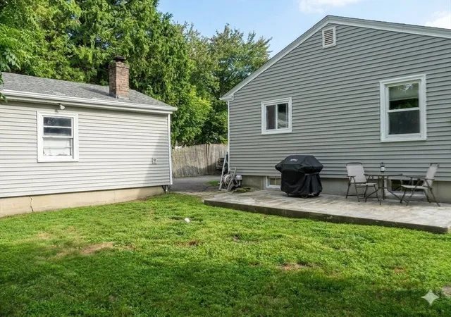 30th image of 118 Randolph Ave, Tiverton, RI 02878 | MLS# 73567760