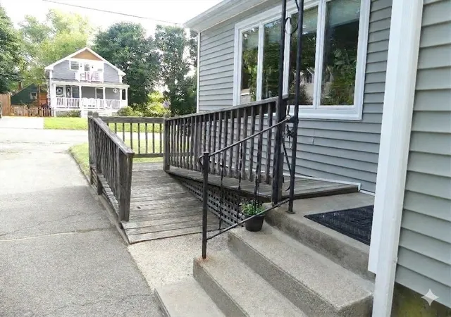 4th image of 118 Randolph Ave, Tiverton, RI 02878 | MLS# 73567760