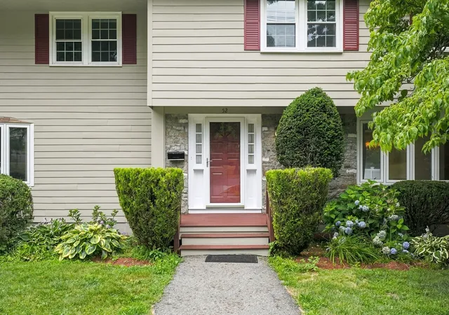 3rd image of 52 Lanewood Ave, Framingham, MA 01701 | MLS# 73554103