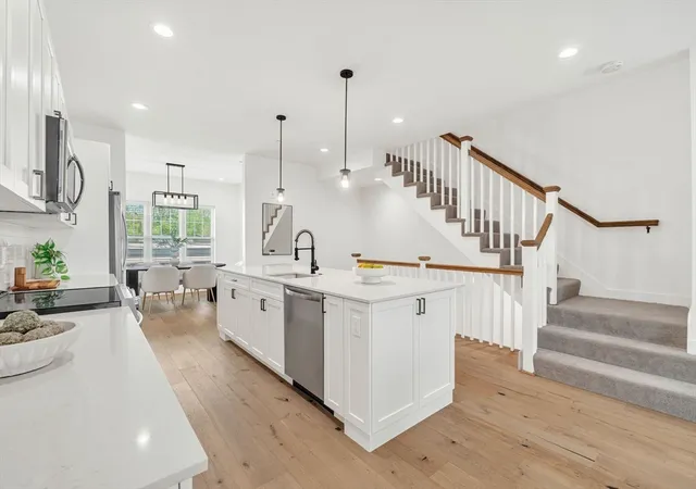 Listing Photo 1 - Condo for sale in building located at 635 Main St, Wilmington, MA 01887 - Unit #2