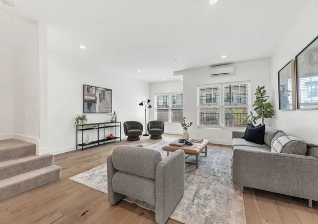 Listing Photo 3 - Condo for sale in building located at 635 Main St, Wilmington, MA 01887 - Unit #2