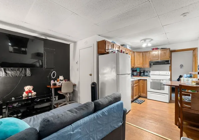 5th image of 255 Main St, Everett, MA 02149 | MLS# 73425511