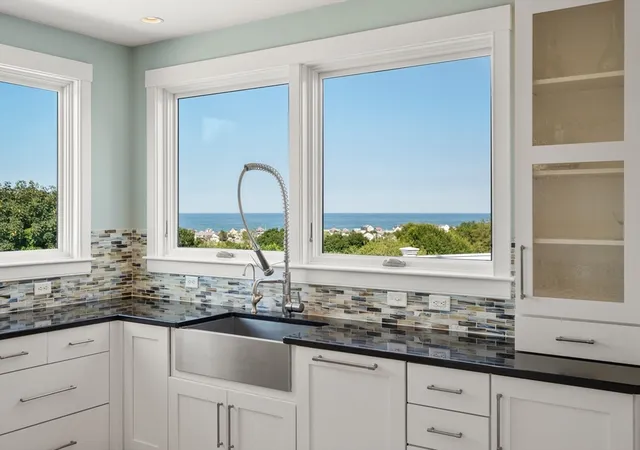 4th image of 18 Holly Hill Circle, Marshfield, MA 02050 | MLS# 73547359