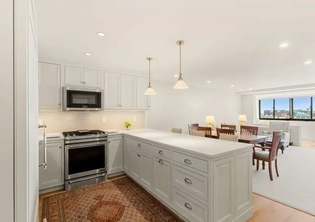3rd image of 9 Hawthorne Pl #14H, Boston, MA 02114 | MLS# 73560204