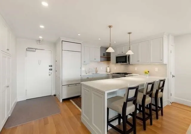 5th image of 9 Hawthorne Pl #14H, Boston, MA 02114 | MLS# 73560204