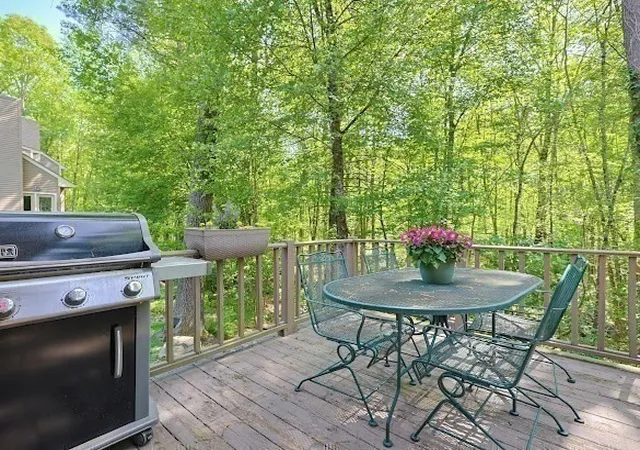 Homes for sale in Hopkinton, MA | 6 Rosewood Lane, Hopkinton, MA 01748 | Houzeo