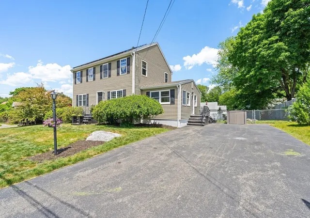3rd image of 76 Faith Ave, Dracut, MA 01826 | MLS# 73538637