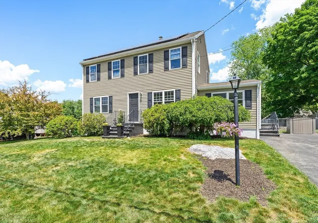 4th image of 76 Faith Ave, Dracut, MA 01826 | MLS# 73538637