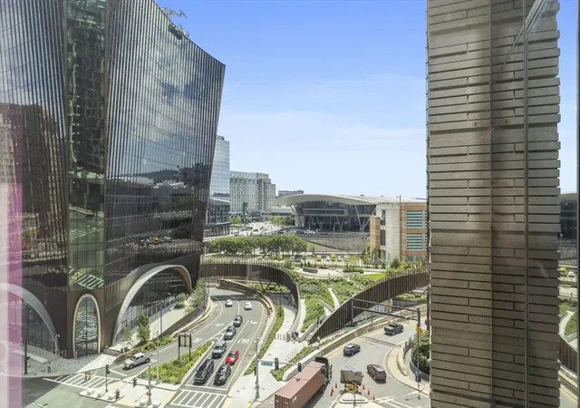 2nd image of 135 Seaport Blvd #1016, Boston, MA 02210 | MLS# 73565415