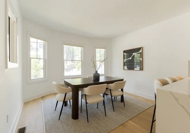 3rd image of 177 Thorndike St, Brookline, MA 02446