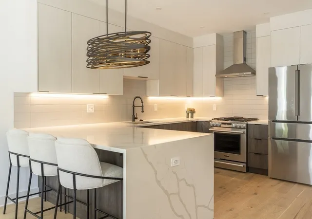 4th image of 177 Thorndike St, Brookline, MA 02446