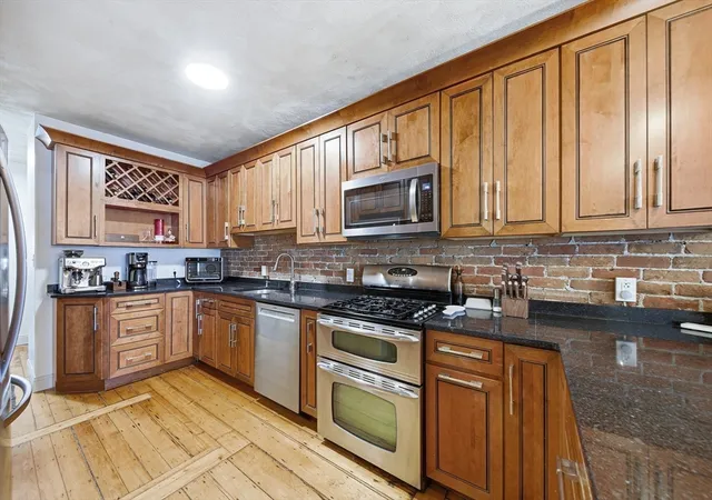Homes for sale in Chelsea, MA | 30 Beacon St, Chelsea, MA 02150