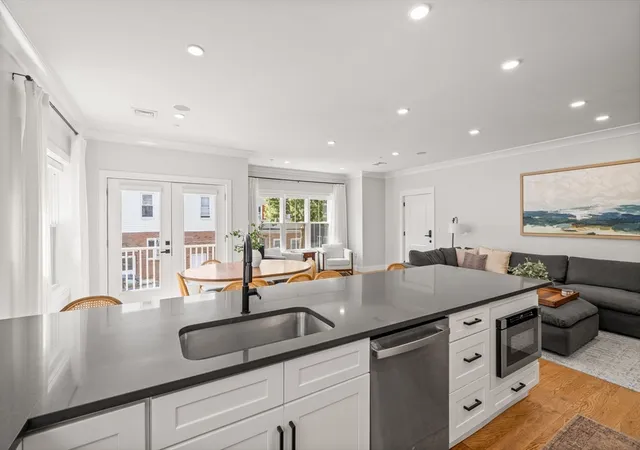4th image of 225-227 Havre St, Boston, MA 02128