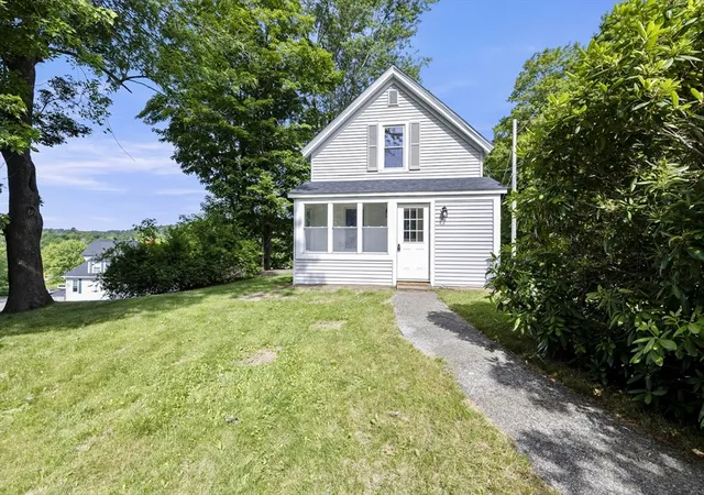 1st image of 73 Sargent St, Leicester, MA 01611 | MLS# 73542342