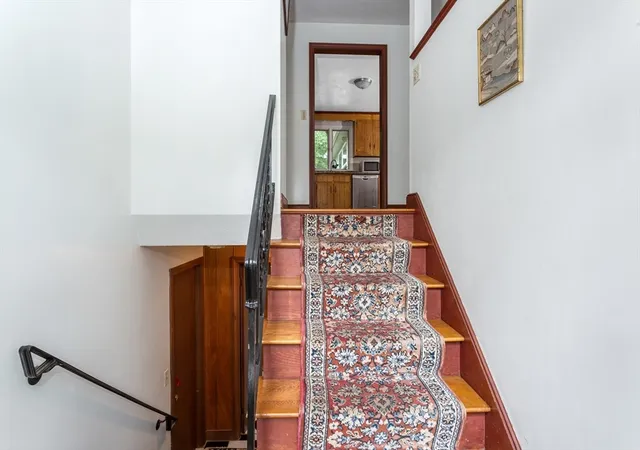 3rd image of 170 David Rd, Franklin, MA 02038 | MLS# 73559258
