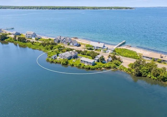 2nd image of 312 East Chop Dr, Vineyard Haven, MA 02568 | MLS# 73529130