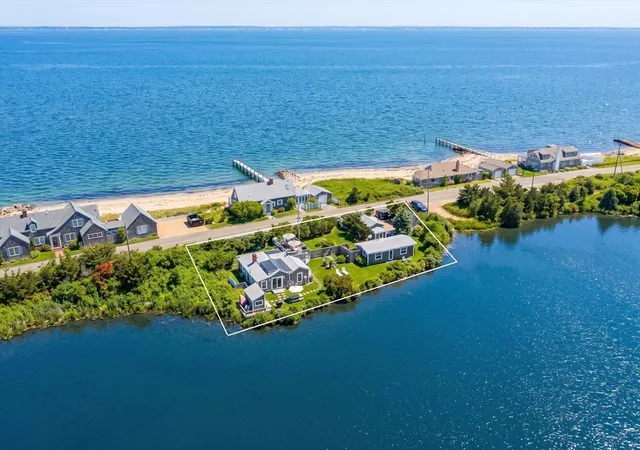 3rd image of 312 East Chop Dr, Vineyard Haven, MA 02568 | MLS# 73529130