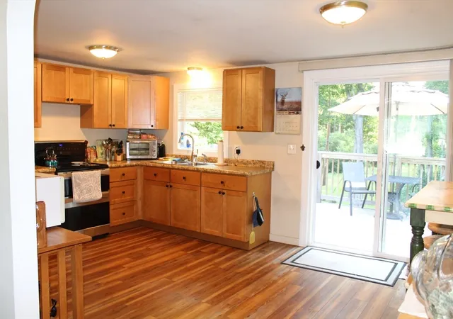3rd image of 4 Howard George Ct, Salisbury, MA 01952 | MLS# 73566524