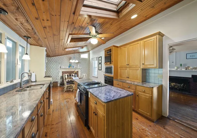 Photo 3 of Single family home for sale at 26 Church St, Norwell, MA 02061 | MLS# 73561080 | Listing updated on 2026-08-12