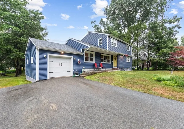 Photo 3 of Single family home for sale at 3 Grant Rd, South Easton, MA 02375 | MLS# 73563393 | Listing updated on 2026-08-24