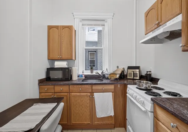 2nd image of 69 Park Dr #3, Boston, MA 02215 | MLS# 73554626
