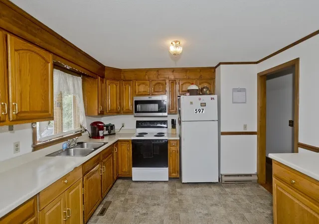 5th image of 597 Amherst Rd, Granby, MA 01033 | MLS# 73555755