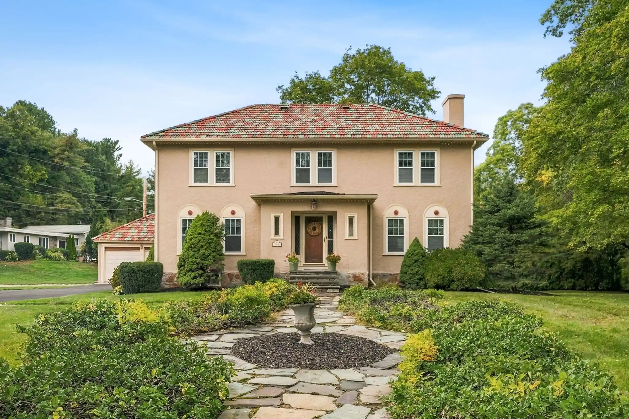 Photo 1 of Single family home for sale at 162 Flagg St, Worcester, MA 01609 | MLS# 73590888 | Listing updated on 2026-10-22