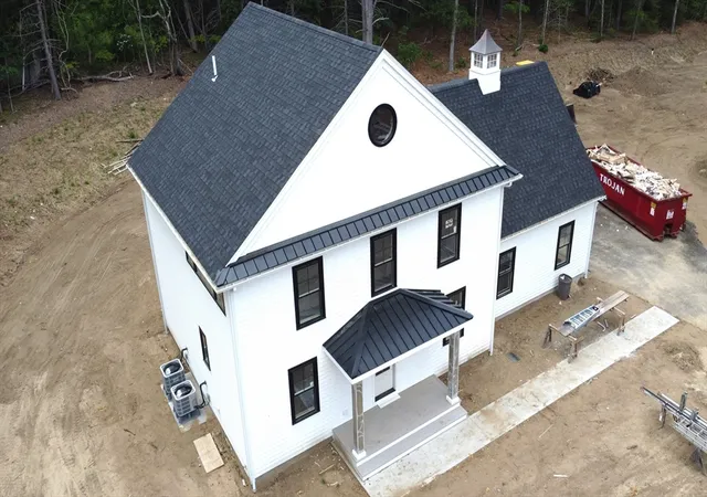 3rd image of 4 Station St, Kingston, MA 02364 | MLS# 73535390
