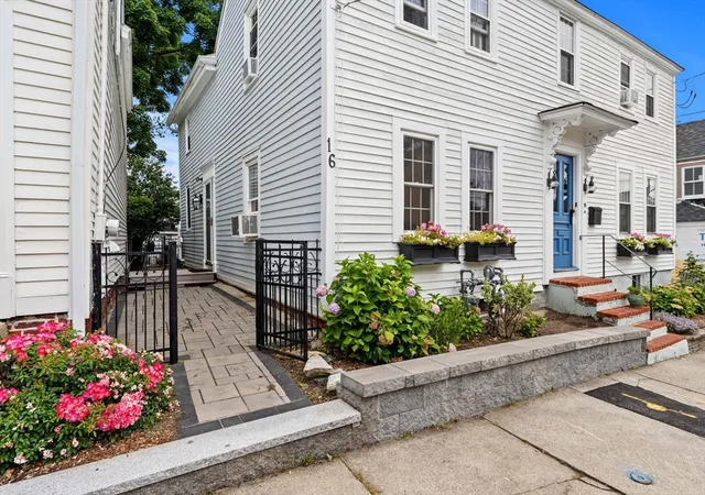 30th image of 16 Warren St #16, Newburyport, MA 01950 | MLS# 73565133