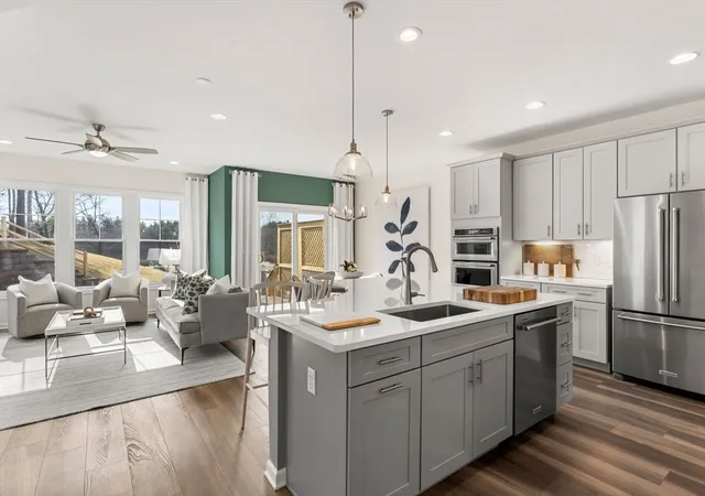 3rd image of 8 Emerald Run #65, Shrewsbury, MA 01545 | MLS# 73462415
