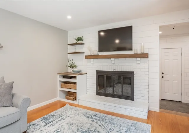 image of 5 Crest Dr, Lakeville, MA 02347 | MLS# 73544857