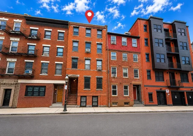 1st image of 206 Endicott St #3, Boston, MA 02113 | MLS# 73559686