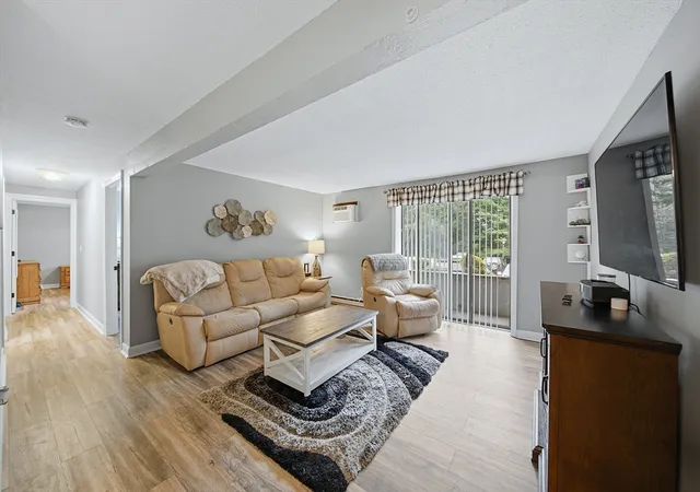 Photo 3 of Sale Pending at 129 Quaker Hwy #3, Uxbridge, MA 01569 | MLS# 73568122 | Listing updated on 2026-09-15