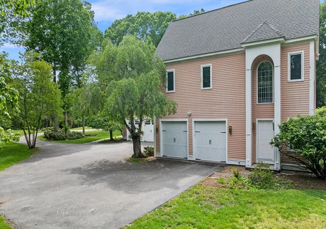 5th image of 15 Darrell Dr, North Reading, MA 01864 | MLS# 73531471
