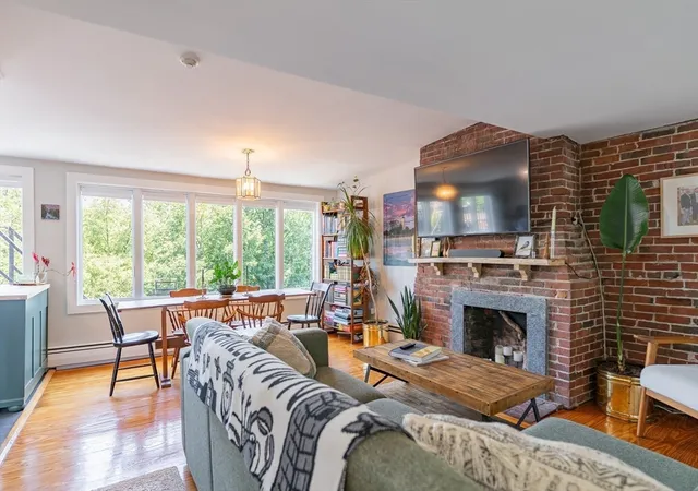 Listing Photo 4 - Condo for sale in building located at 21 Harvard St, Boston, MA 02129 - Unit #4