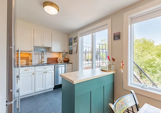 Listing Photo 5 - Condo for sale in building located at 21 Harvard St, Boston, MA 02129 - Unit #4