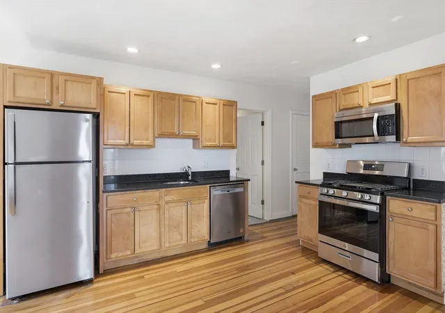 1st image of 41 Harbor St #4, Salem, MA 01970 | MLS# 73552671